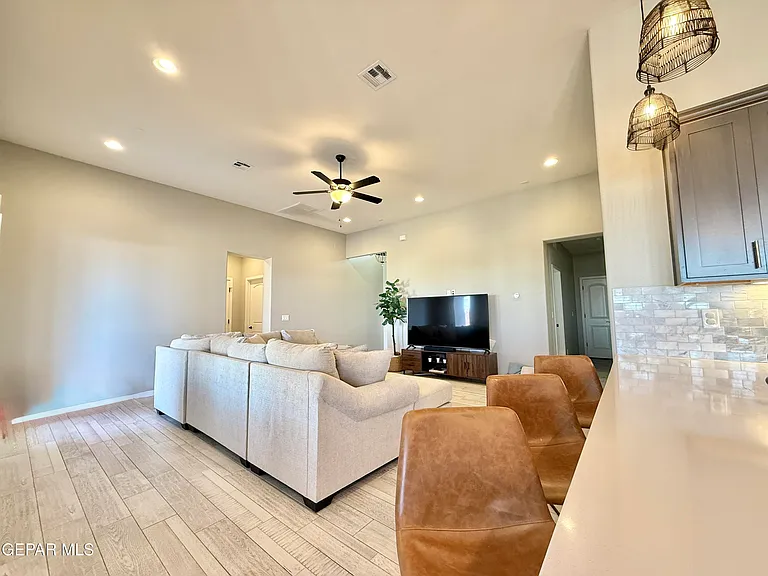 7467 Smugglers Gulch Ct — Photo 25