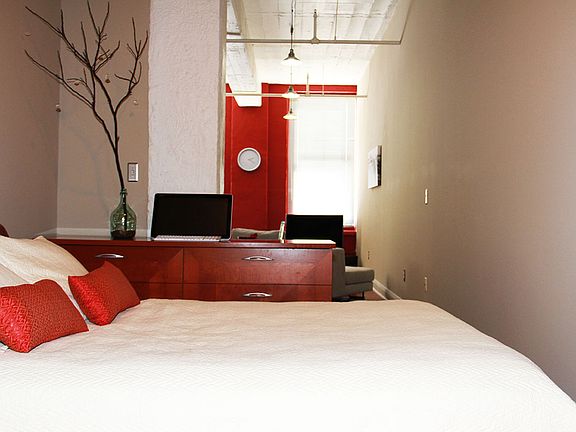 5th image of 523 Grand Blvd APT 2D