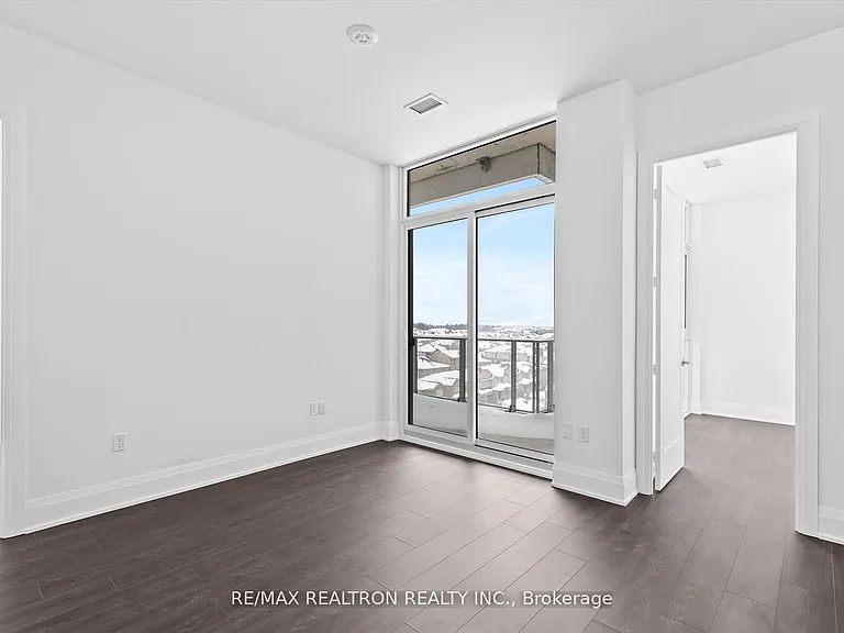 412 Silver Maple Rd #Penthouse 120 — Photo 8