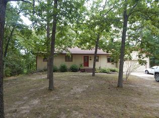 5671 E Middleview Rd, Centralia, MO 65240
