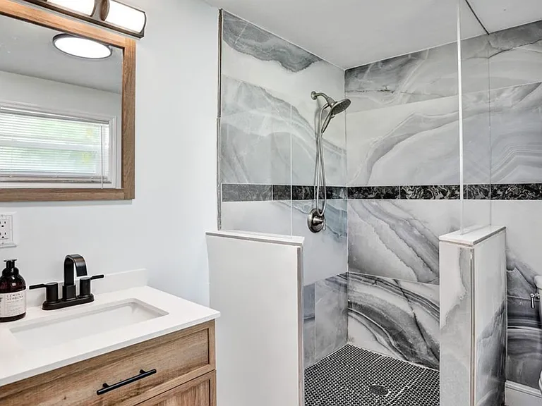 1710 SW 6th Ave — Photo 4