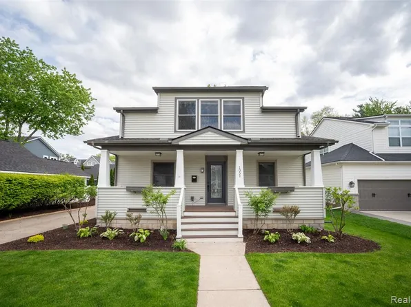 1051 Hartsough St, Plymouth, MI 48170