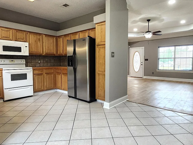 3254 Stonegate Cir — Photo 6