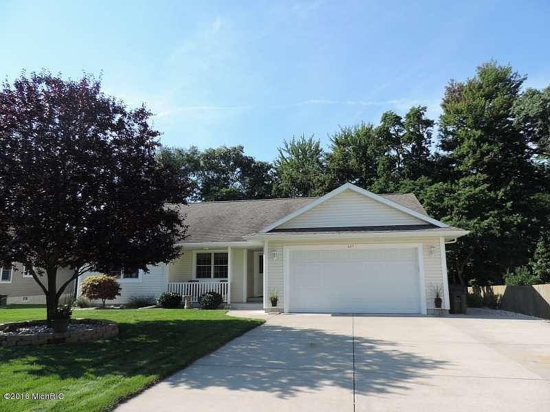 1st image of 827 S Brookside Dr