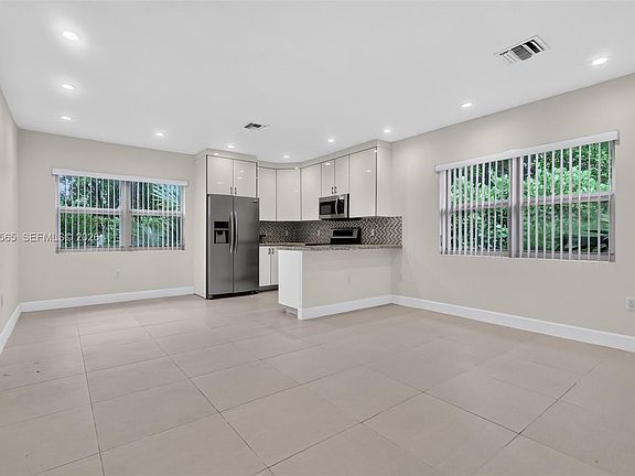 4th image of 12800 NE 11th Ave APT 3