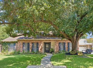 11010 Overbrook Ln, Houston, TX 77042