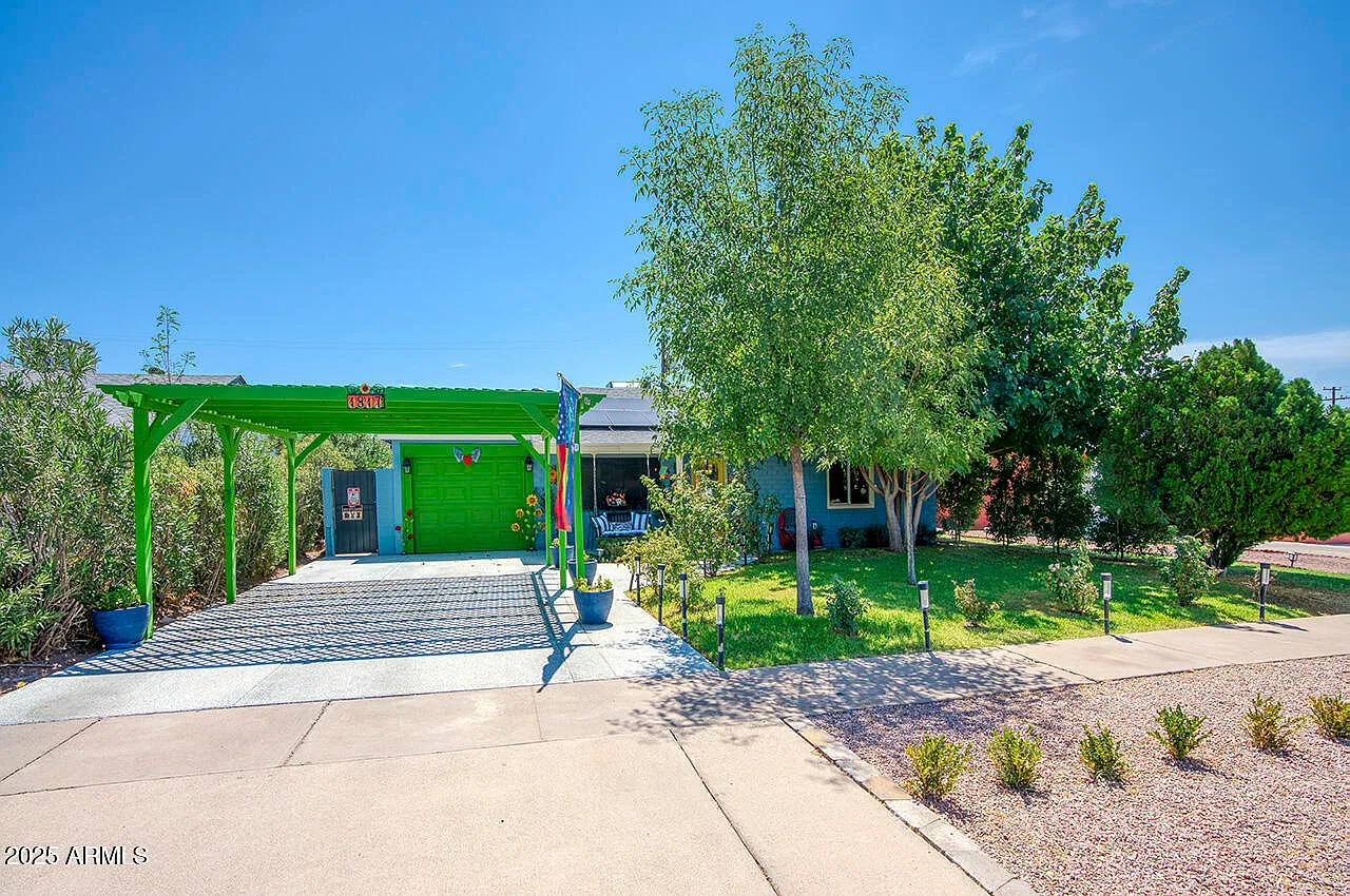 4 bed, 2.5 bath, 1619 sqft, $2,995 — Photo 1