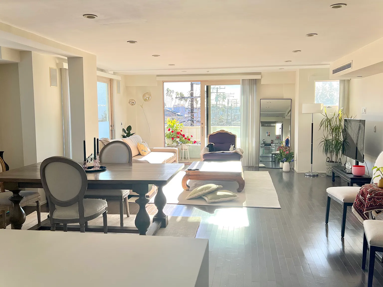 405 Idaho Avenue — Photo 4