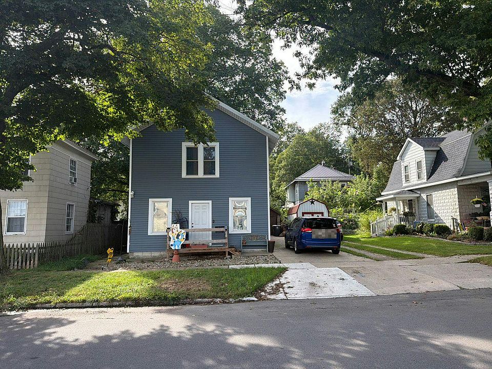1st image of 205 Main St