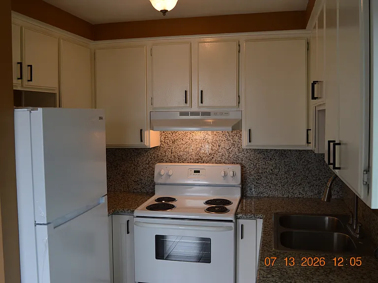 819 Washington St #1 — Photo 1