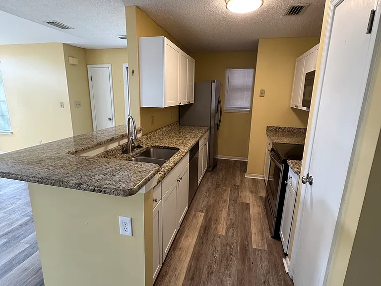 436 Lees Mill Dr — Photo 5