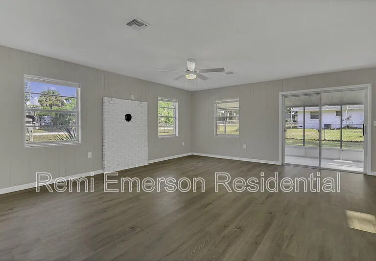 14025 SE 54th Ct — Photo 4