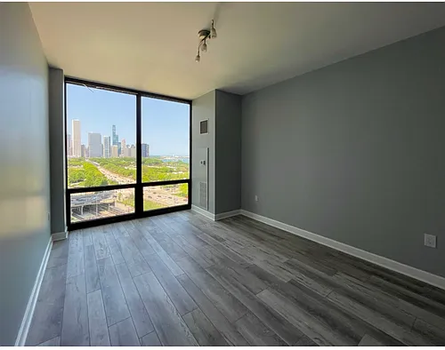 233 E 13th St #1503 Photo 1