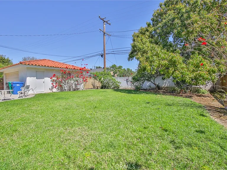 3744 Pine Ave — Photo 31