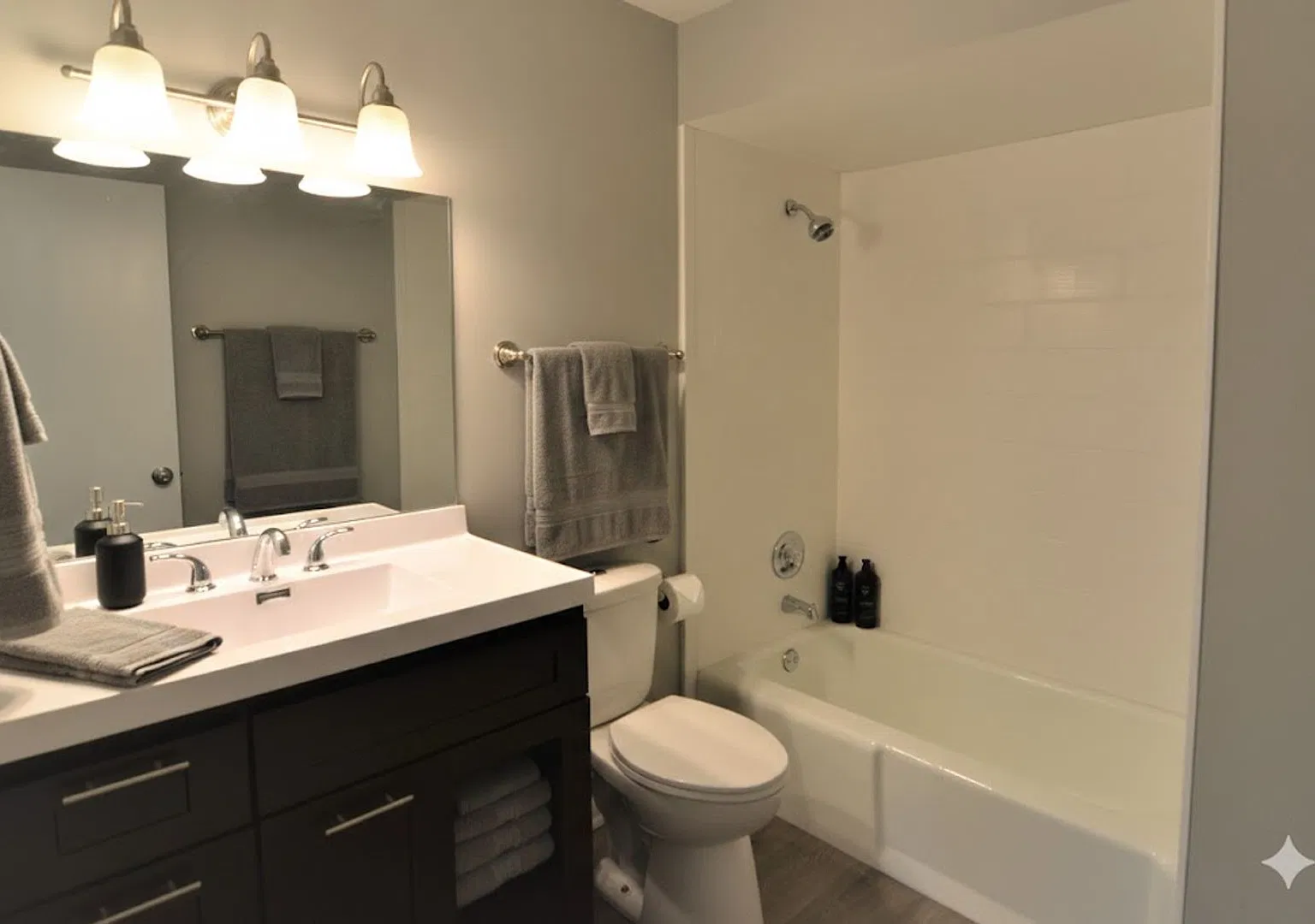 Newly Remodeled 1 Bedroom in Quiet Location — Photo 4