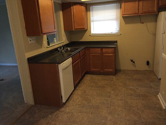 4th image of 7408 E 52nd St