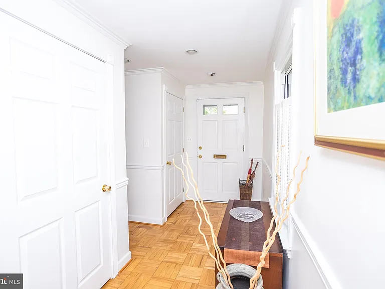 1207 N Livingston St — Photo 36