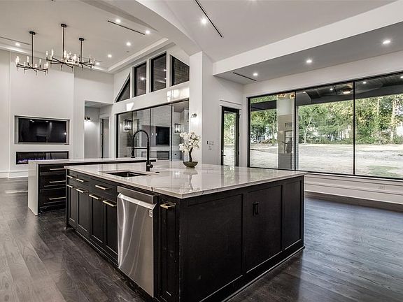 3rd image of 1722 Pebble Beach Ln