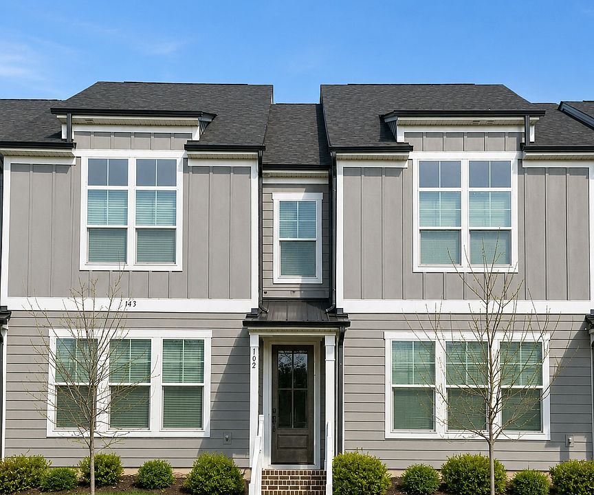 1st image of 143 Carriage Club Dr #102