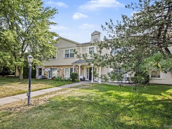 833 Bloomfield Village Blvd APT G, Auburn Hills, MI 48326