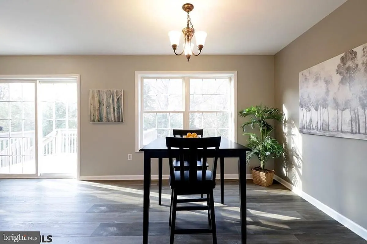 3 bed, 2.5 bath, 1600 sqft, $2,990 — Photo 3