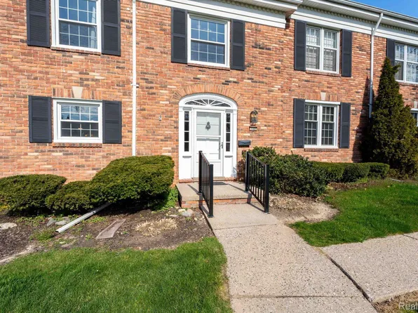 1560 Trailwood Path, Bloomfield Hills, MI 48301