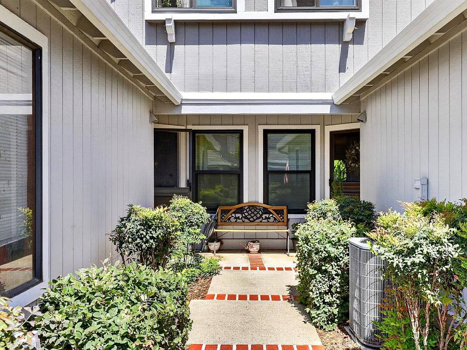 1st image of 17074 Creekside Cir
