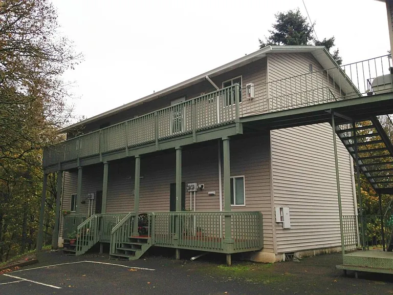 4805 Chestnut St #8 — Photo 9