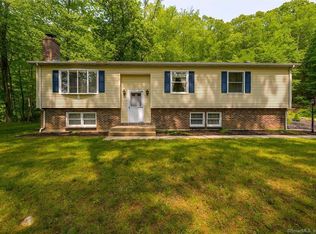 110 Lakeview Dr, Preston, CT 06365