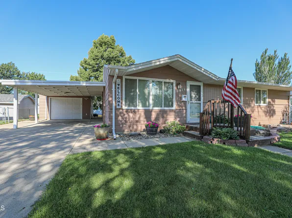 2024 Dakota Dr, Bismarck, ND 58501