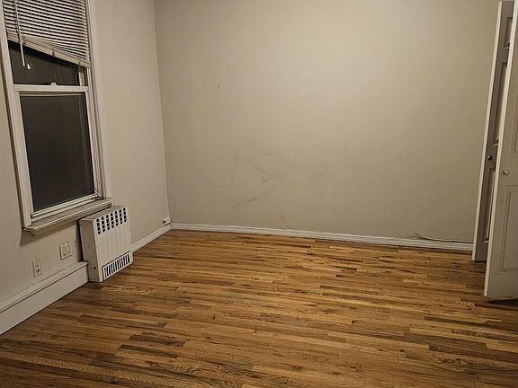 5th image of 136 Newell St #2