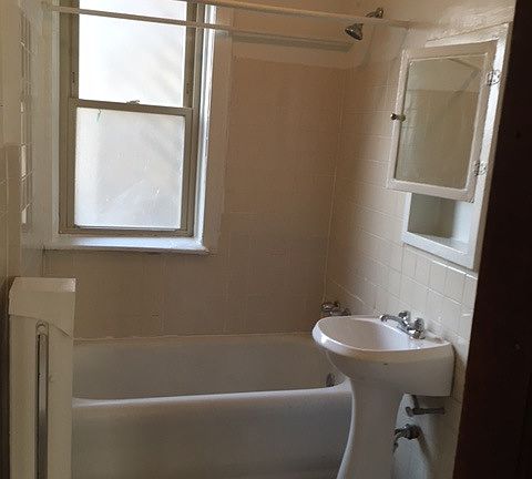 4th image of 4807 N Hermitage Ave APT 2W