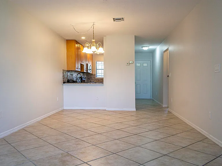 5321 Treetops Dr #T-202 — Photo 8