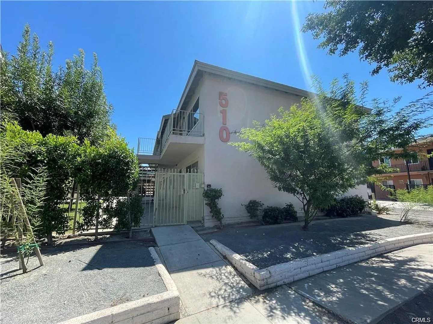 2 bed, 1.0 bath, 800 sqft, $1,900 — Photo 1