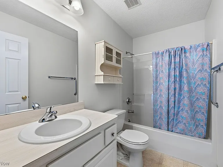 9215 Hickory Ridge Dr — Photo 12