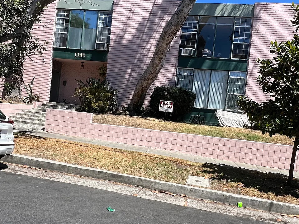 1348 N Curson Ave #3