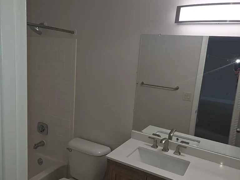 1245 SW 46th Ave #1204 — Photo 6