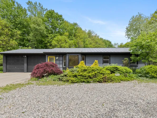 2019 Laraway Lake Dr SE, Grand Rapids, MI 49546