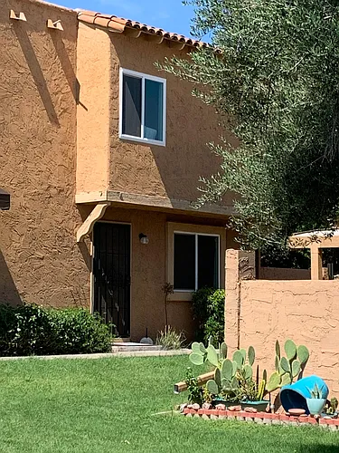 816 E Cochise Dr #B Photo 1