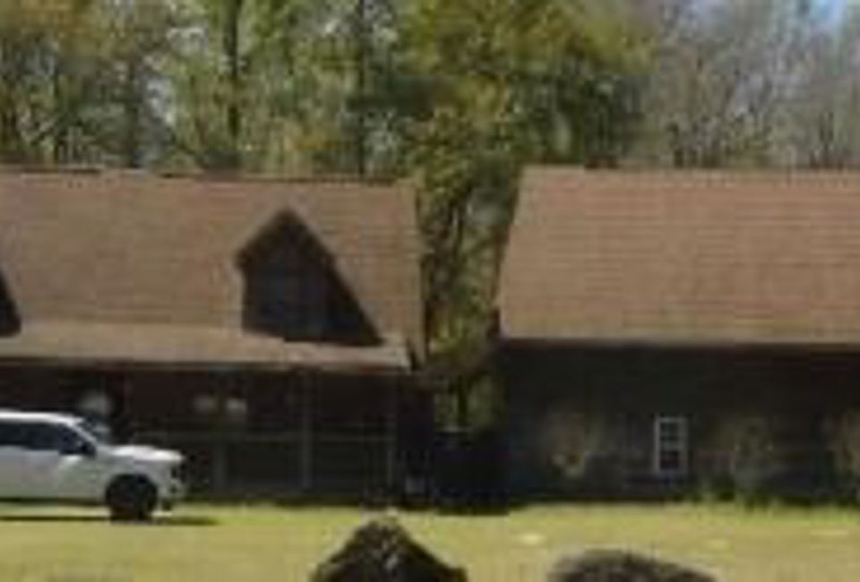 1st image of 300 Creeks Edge Dr