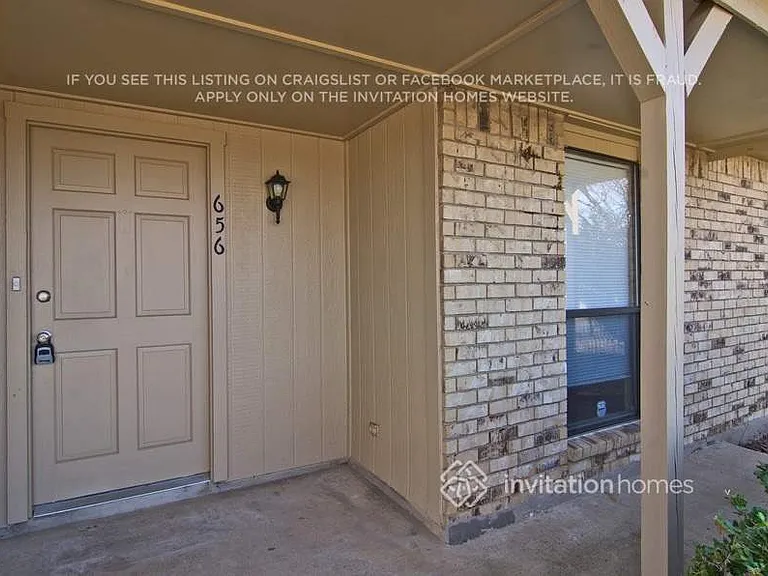656 Priscilla Ln — Photo 2