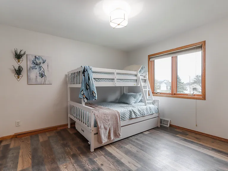 200 Magnolia Dr — Photo 12