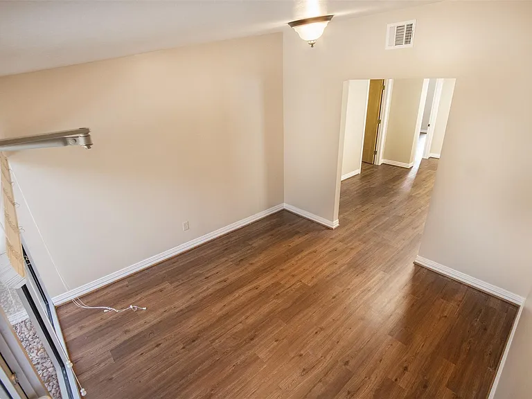 2098 Harland Dr — Photo 34