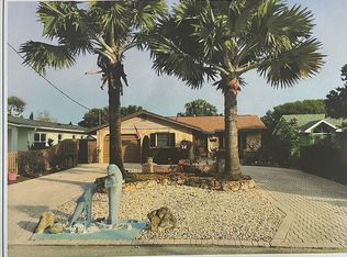 832 E 18th Ave, New Smyrna Beach, FL 32169