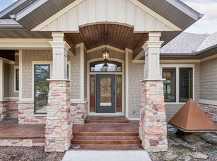 15719 Robinwood Dr, Minnetonka, MN 55345