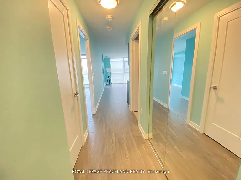 225 Village Green Sq #410 — Photo 8