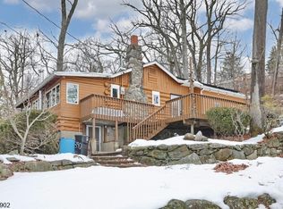 390 Lakeview Ave, Ringwood Boro, NJ 07456