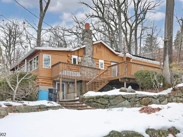 390 Lakeview Ave, Ringwood Boro, NJ 07456