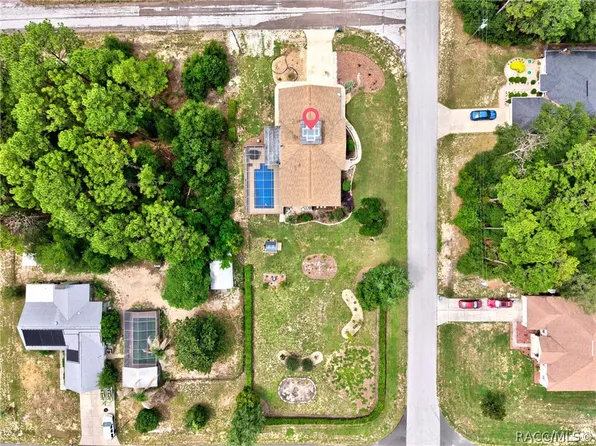 10848 N Dragonis Dr, Citrus Springs, FL 34433