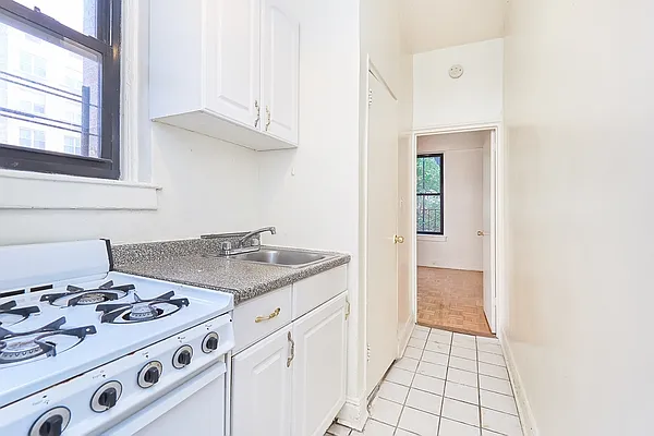 Rented by Bohemia Realty Group | media 4